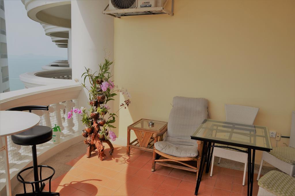 Sky Beach Apartment Патая Екстериор снимка