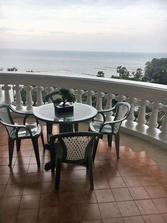 Sky Beach Apartment Патая Екстериор снимка