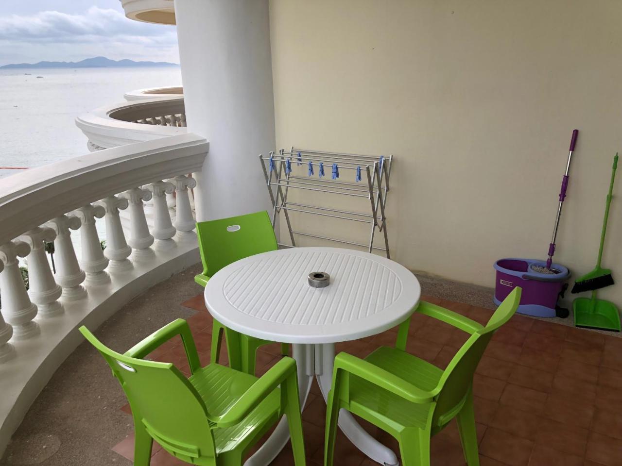 Sky Beach Apartment Патая Екстериор снимка