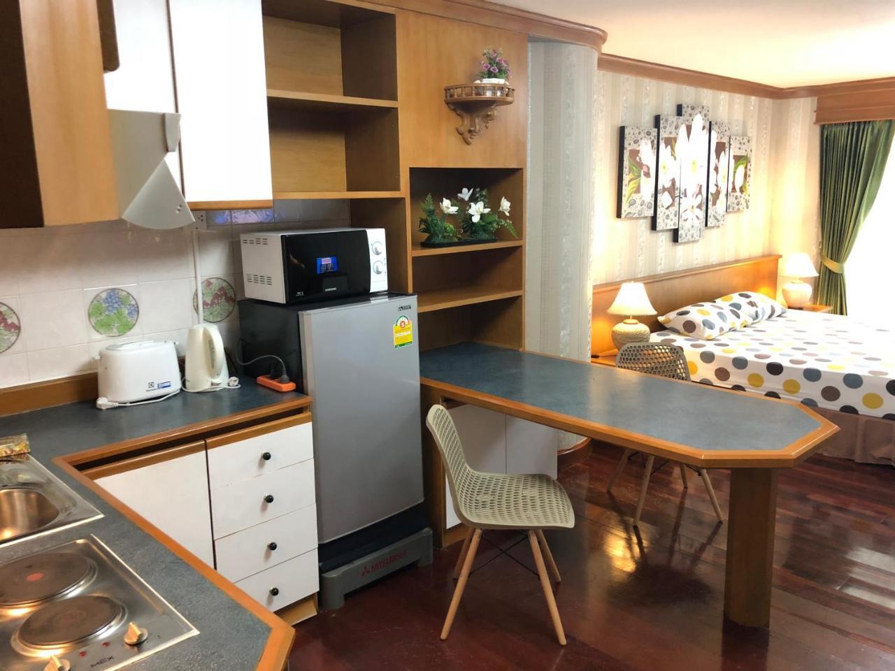 Sky Beach Apartment Патая Екстериор снимка
